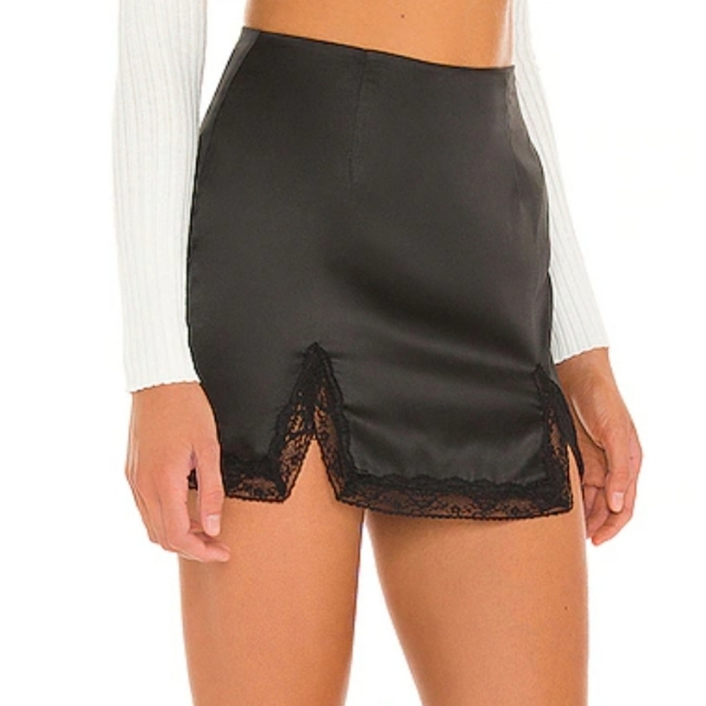 Superdown Livia Lace Mini Skirt Satin Black Medium - Picture 8 of 9